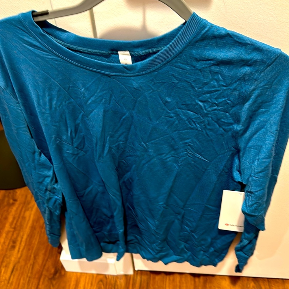 Lululemon NWT Swiftly Breathe Long Sleeve